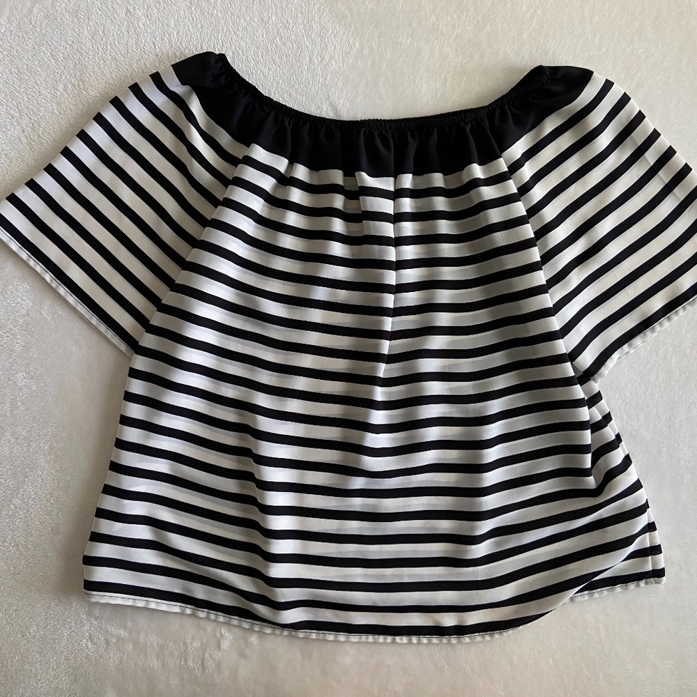 🎹 LOFT, Black & White Off-The-Shoulder Blouse - Picture 4 of 13